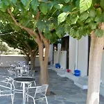 Yfantis Sakis Apartment's Maison d'hôtes