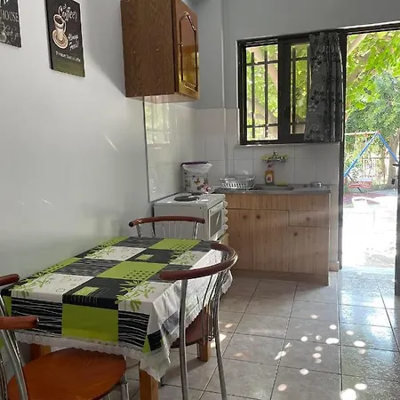 Yfantis Sakis Apartment's 4* Eratini