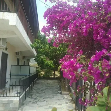 Yfantis Sakis Apartment's Penzion
