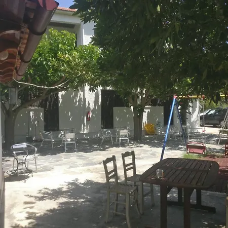 Yfantis Sakis Apartment's 4* Eratini