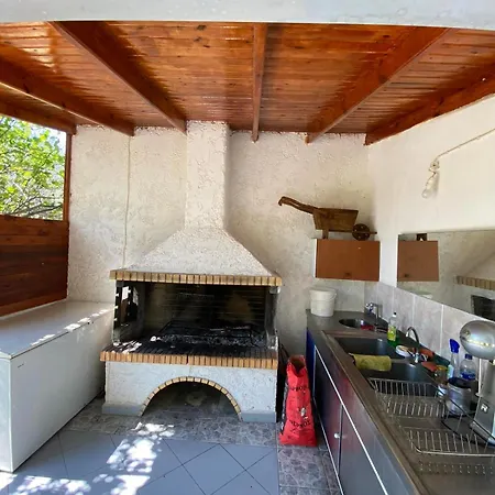 Penzion Yfantis Sakis Apartment's Eratini