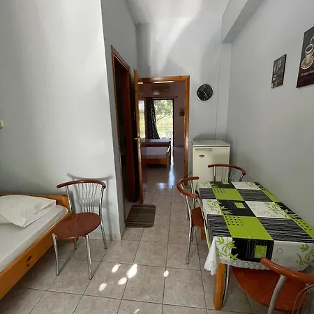 Yfantis Sakis Apartment's Vendégház