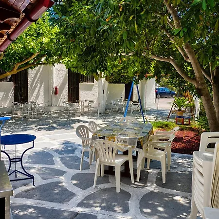 Yfantis Sakis Apartment's Penzion