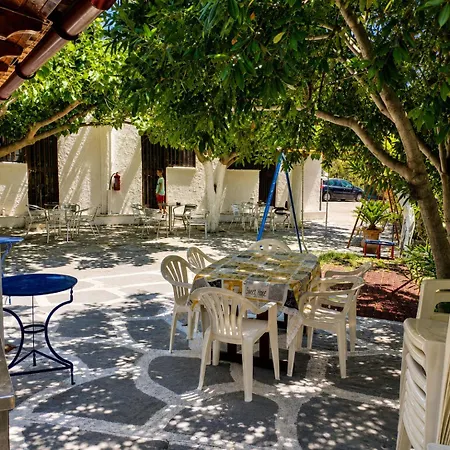 Yfantis Sakis Apartment's 4* Eratini