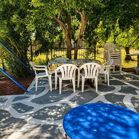 Yfantis Sakis Apartment's Penzion 4*
